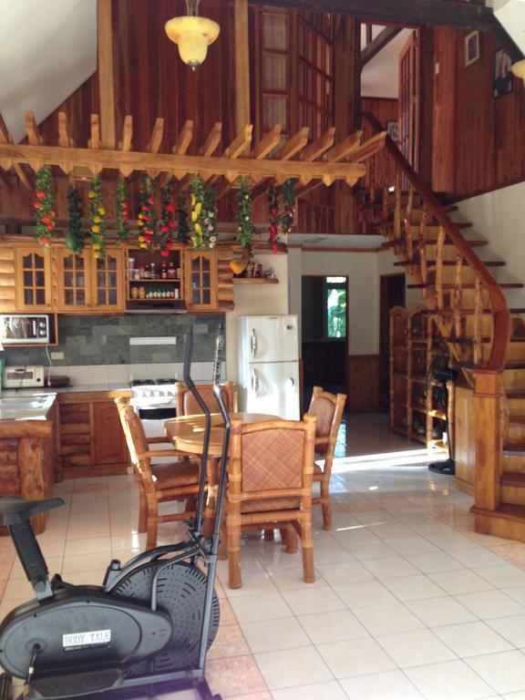 Dumaguete Springs Beach Resort 杜马格特 外观 照片