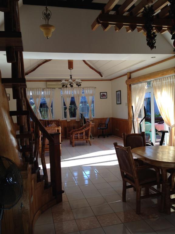 Dumaguete Springs Beach Resort 杜马格特 外观 照片