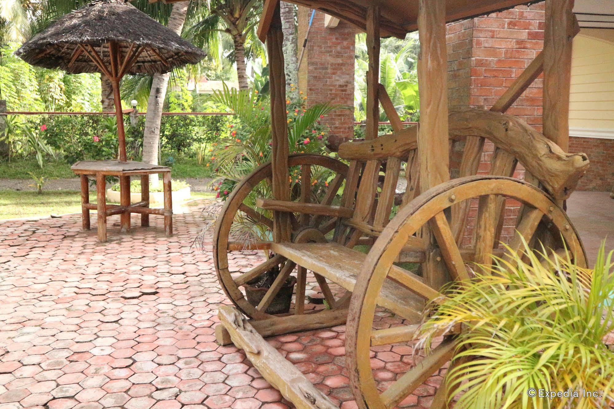 Dumaguete Springs Beach Resort 杜马格特 外观 照片