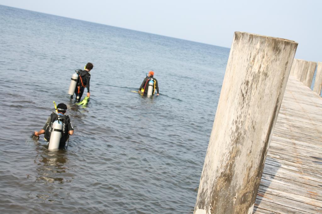 Dumaguete Springs Beach Resort 杜马格特 外观 照片